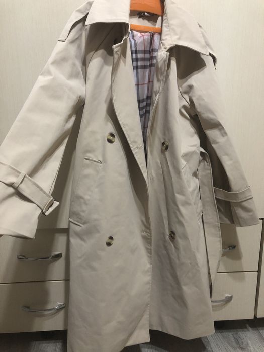 Продам плащ для девочки