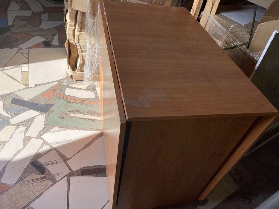 Продам стол раздвижной, обычный стол