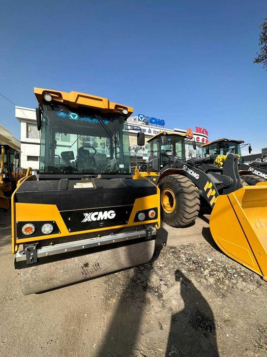 Каток двухвальцовый XCMG XD83
