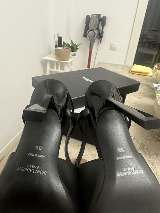 Pantofi YSL marime 35