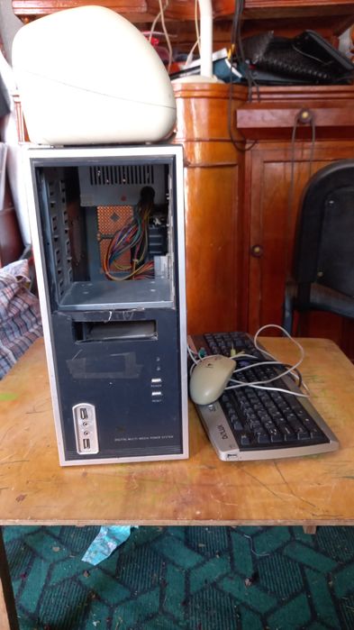Компьютер старамодный