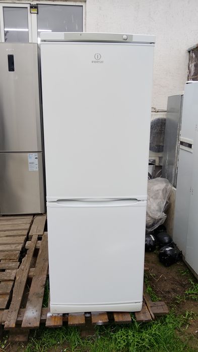 Холодильник Индезит с достовкой