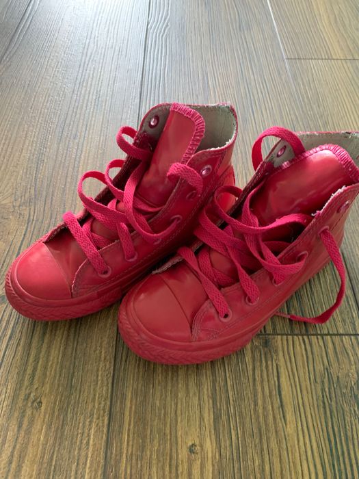 Детски обувки различни номера.