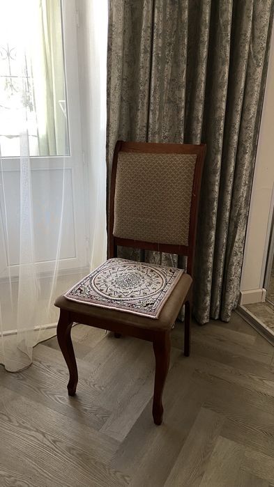 Продам обеденный стол