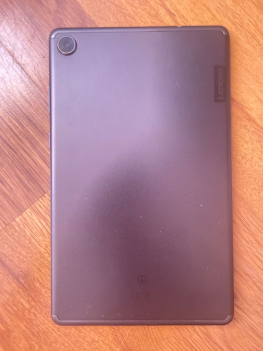 Таблет Lenovo Tab M8 (8 инча) – Метален корпус, Dolby Audio, отлично състояние