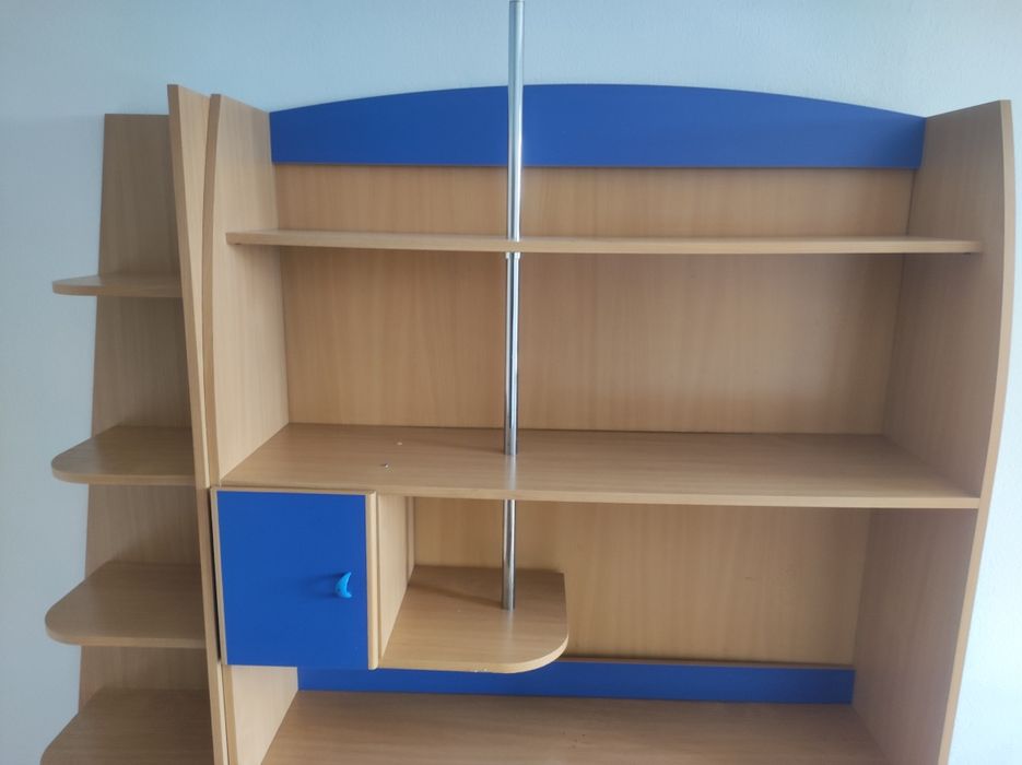 Компьютерный стол и шкафы