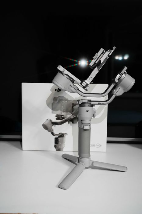 Продам DJI RS 4 Mini в идеальном состоянии.