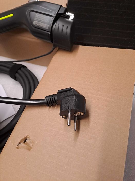 Зарядна станция тип 1