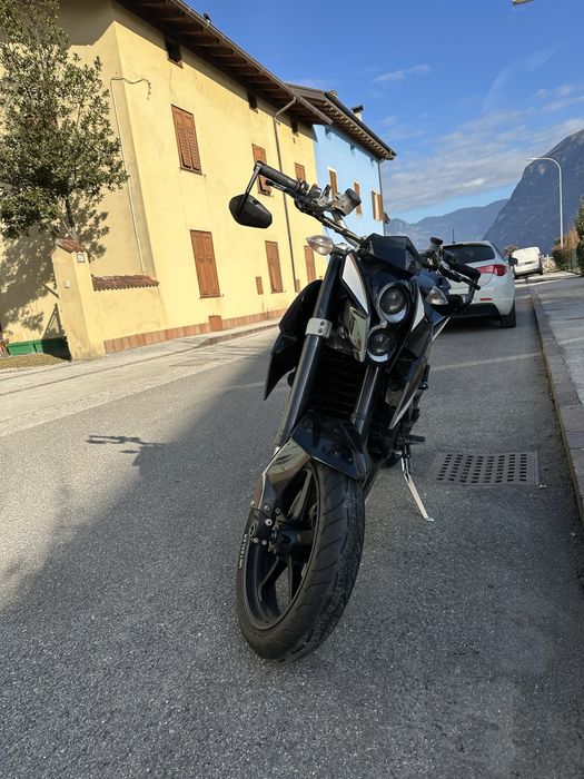 KTM DUKE 690 se poate conduce si cu A2