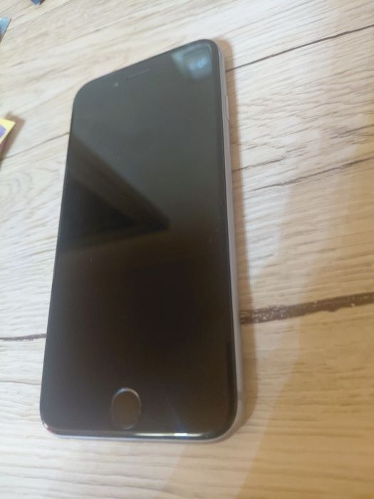 Iphone.   6S.  64