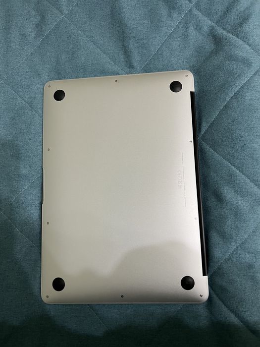 Продам MacBookAir 2017 года