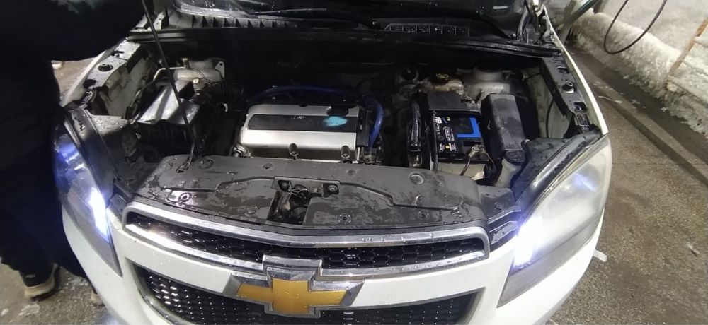 Продам машину шевроле орландо