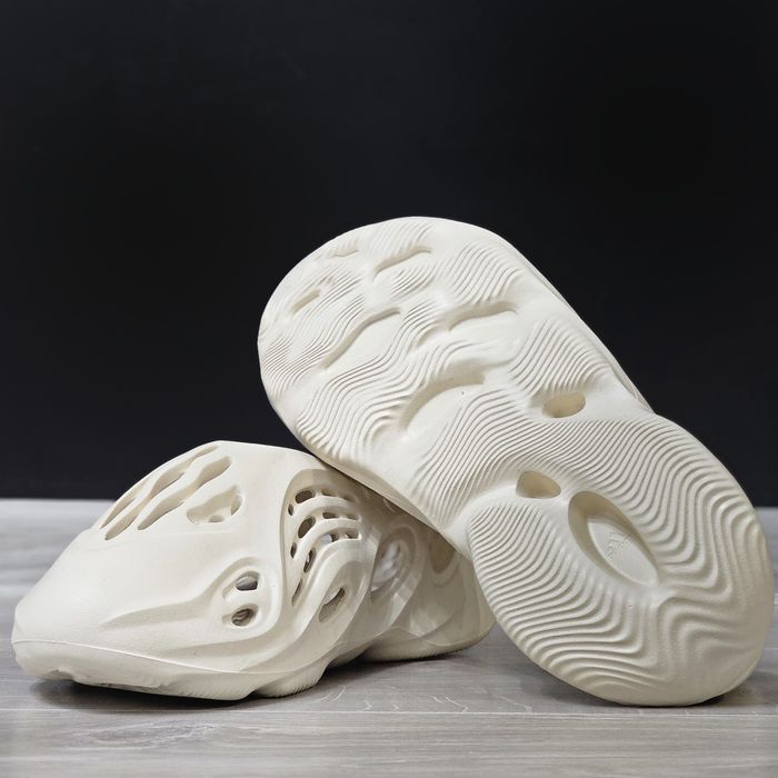 Yeezy Foam Runner Sand