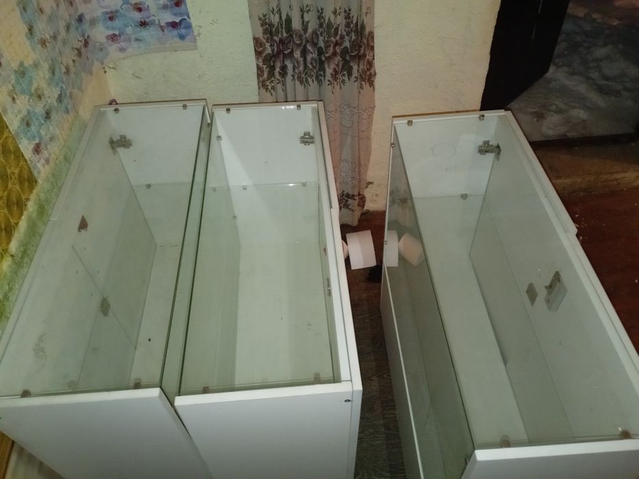 Продам шкаф витрину для магазина