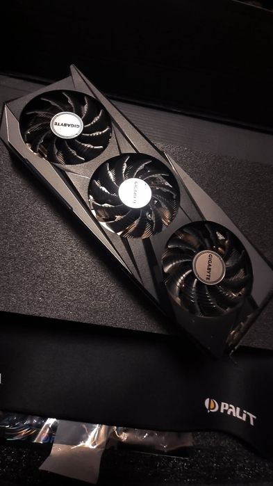 Gigabyte GeForce RTX 3060 Ti Gaming OC 8GB, în stare foarte bună