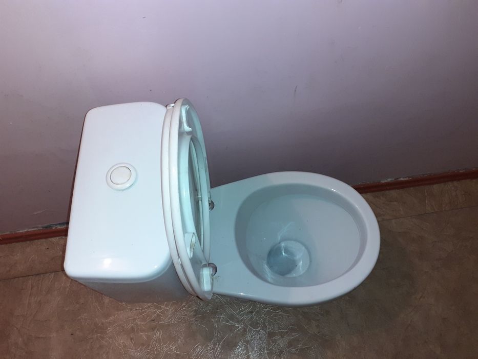 унитаз в комплекте продам