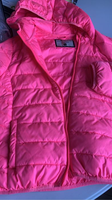 Продам курточки на девочек