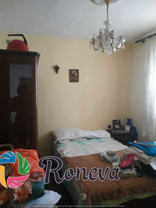 Едноетажна  къща и сутерен с.Кранево