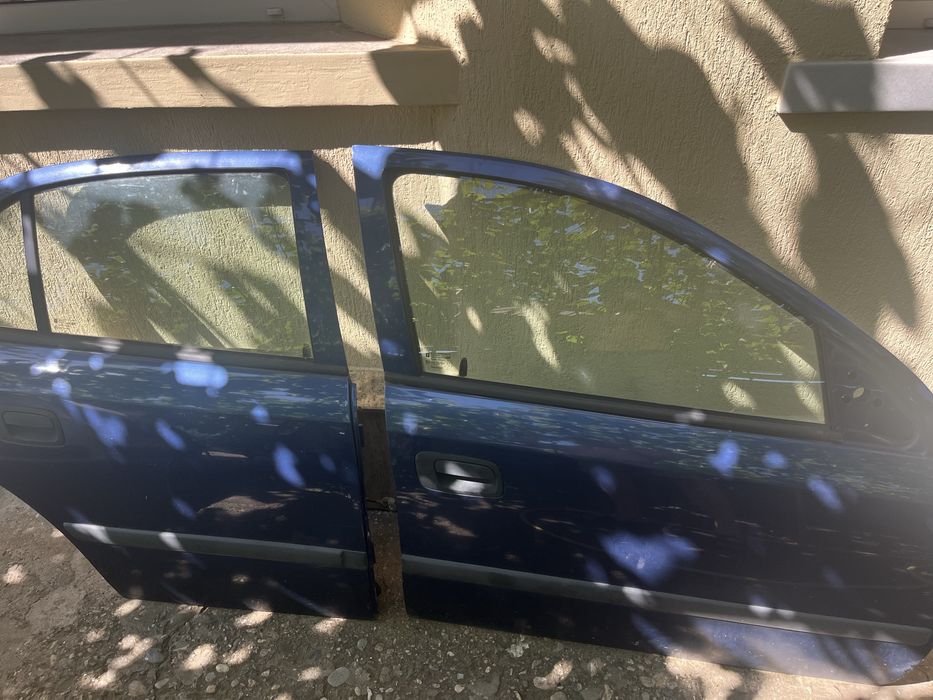 Vand usi opel astra g sedan!