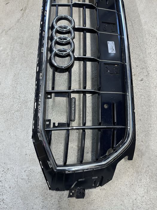 Grilă radiator audi q8.cod:4m8853651.D.