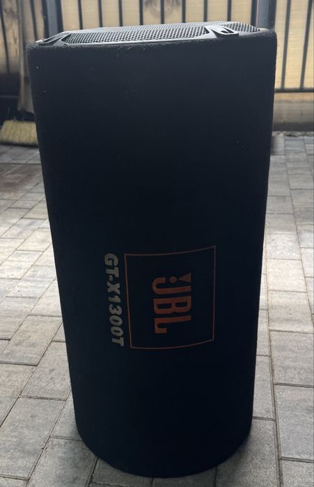 Subwoofer JBL 1300 WATTS + Statie JBL CLUB 5501