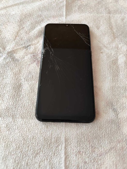 Работещ Samsung M21 със счупен дисплей