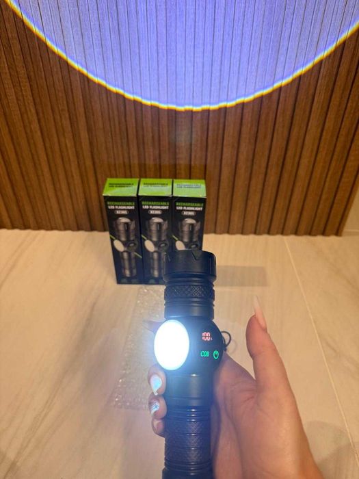 Lanterna cu zoom și SOS