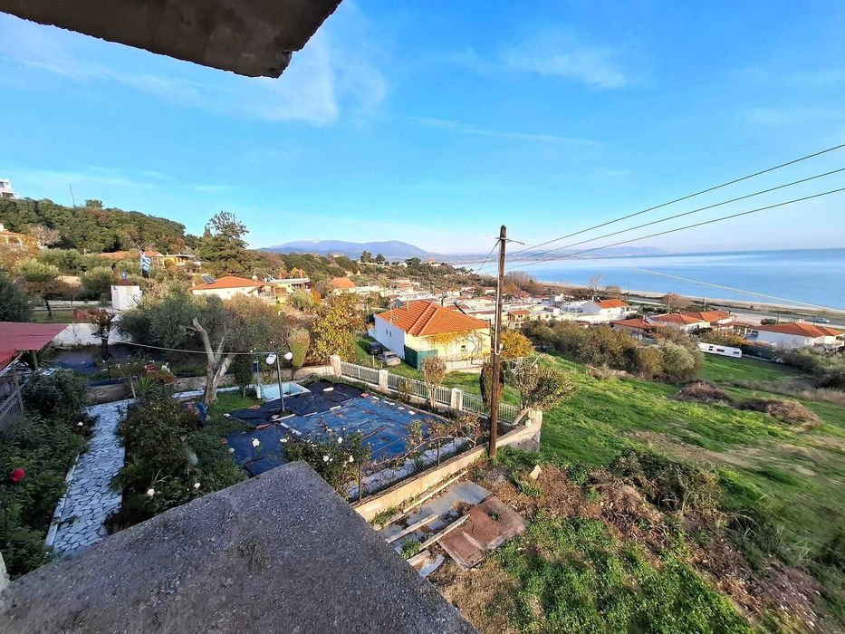 Продава 2 ет строеж 210 м2 с двор 300 м2 в Акти Неон Кердилион, Гърция