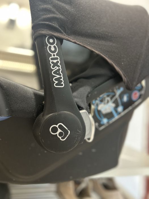 Maxi Cosi Кошница за кола / столче за бебе 0-13кг