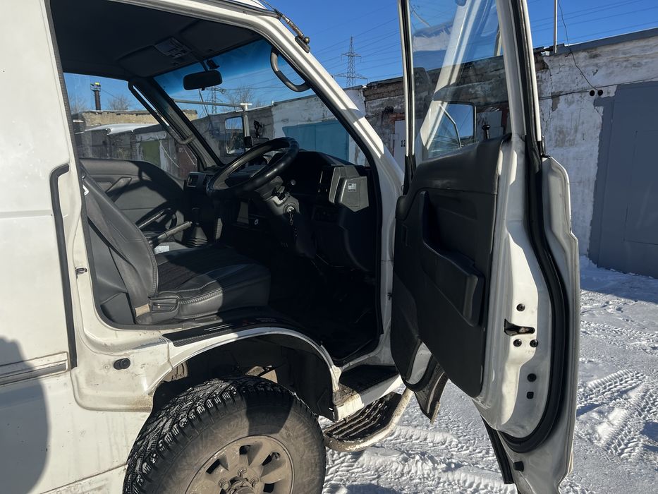 Митсубиси Делика 4д56