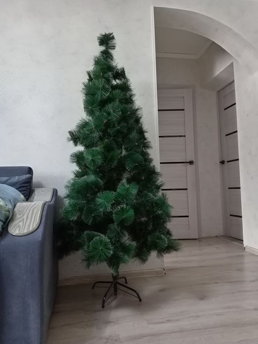 Елка новогодняя пушистая