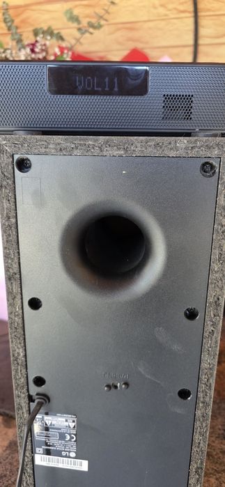 Sistem Soundbar LG 2.1 cu Subwoofer Wireless – Model LG SN4