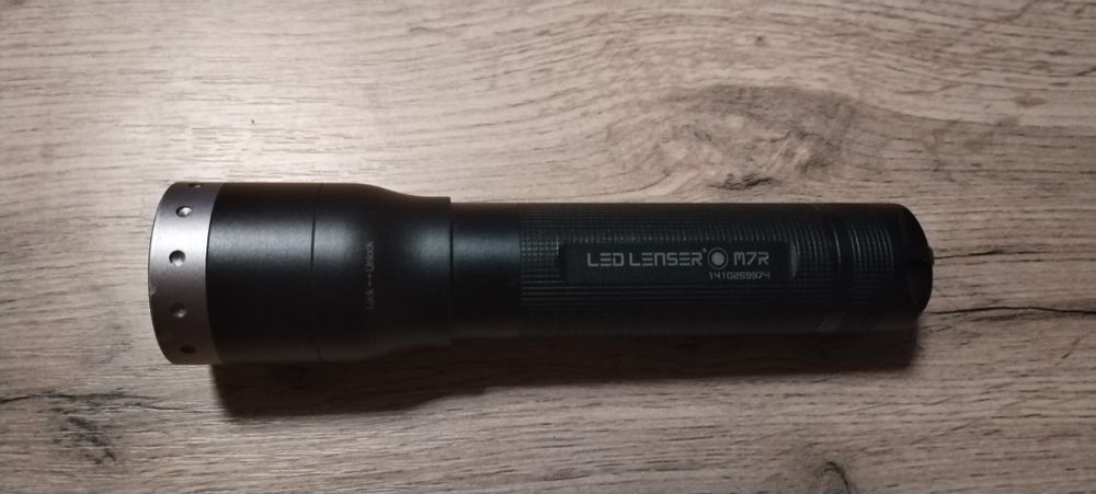 Светодиодный ручной LED фонарь Lenser M7R
