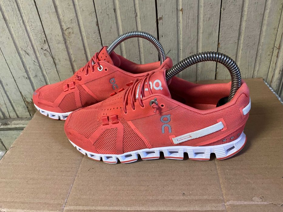 ''On Cloud''оригинални маратонки 37 номер