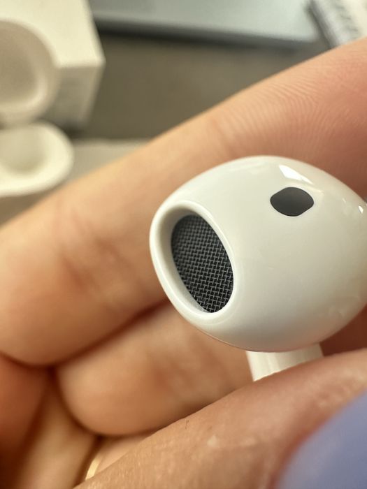 Airpods 4 with ANC