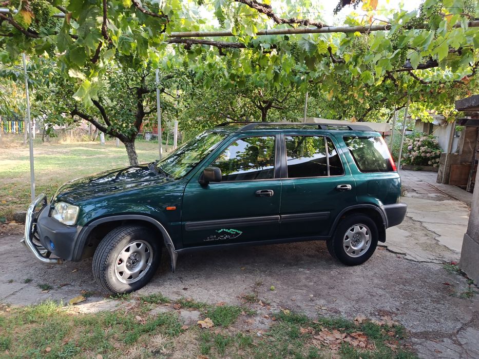 Продавам Honda CR-V