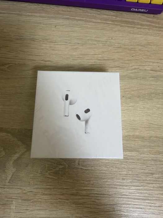 Casti AirPods 3