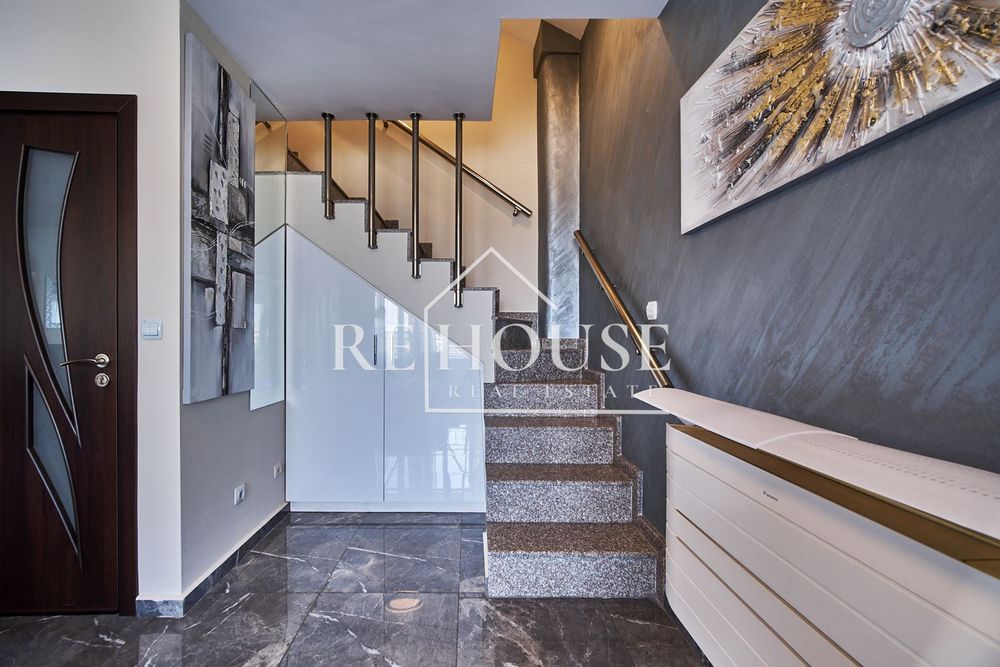 Продава се Тристаен апартамент в Варна, Левски - 102 кв.м за 2058 €/кв.м - Снимка #6