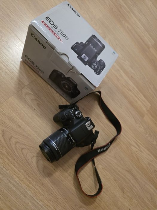 Фотоапарат CANON 750 D