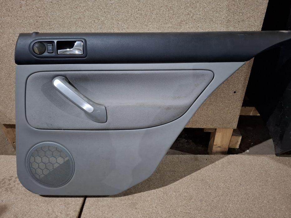 Обшивки дверей VW Bora