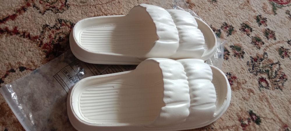 Резиновая тапочка