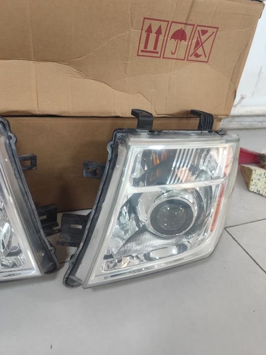 Фары на Nissan Pathfinder