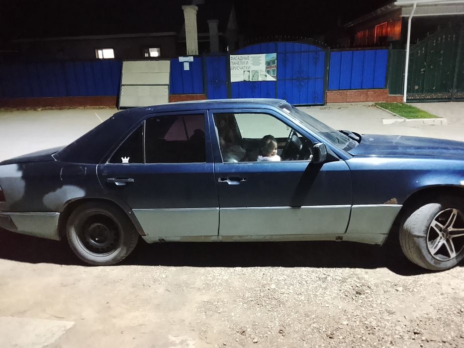 Мерседес 124 бенс