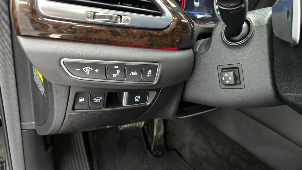 Genesis G90 3.3T AWD Premium Luxury