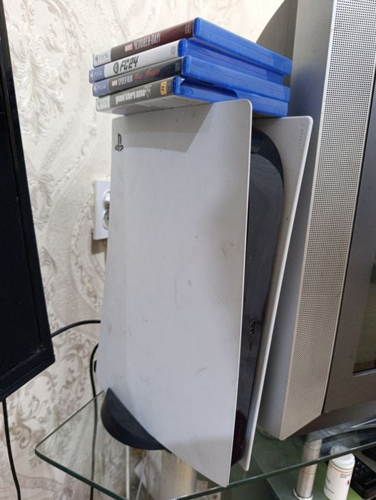 Продам пс 5 хорошем состояние много игр