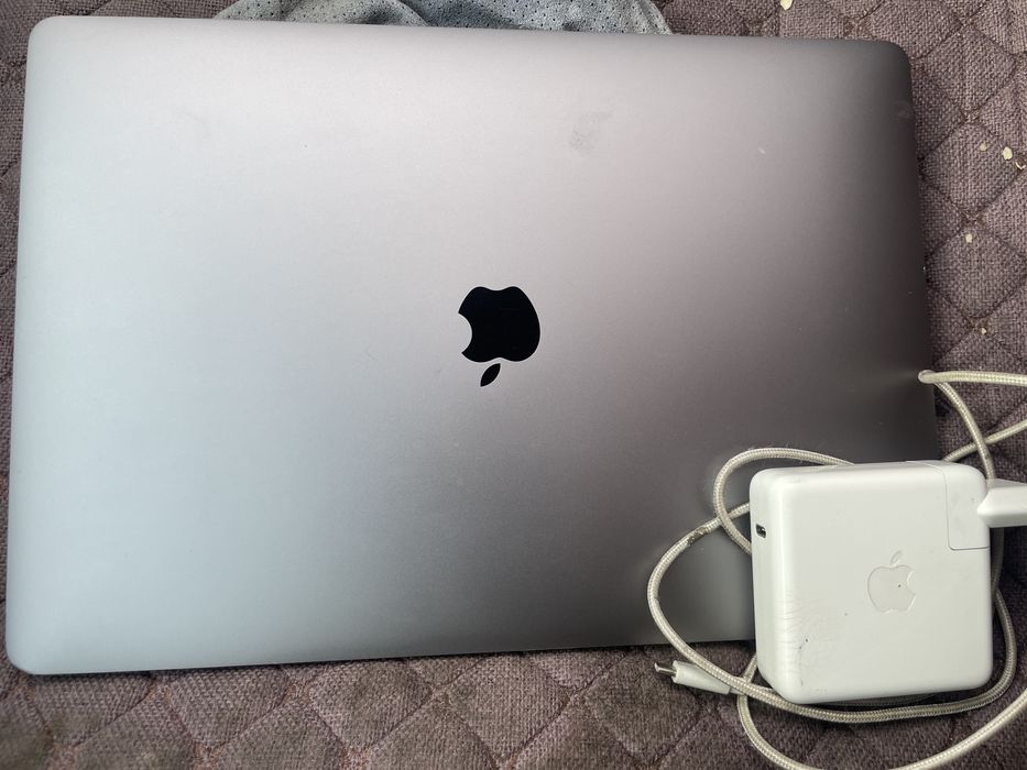 MacBook Pro . i7