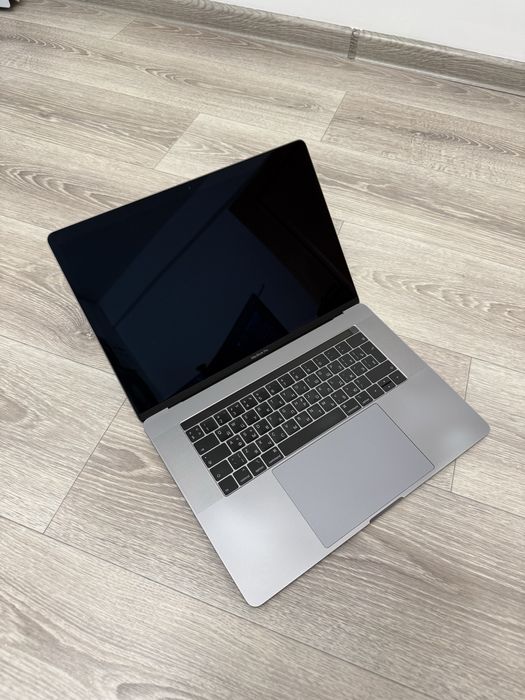 Продам MacBook Pro 15 2018 г.