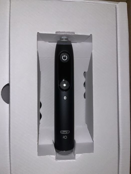 Periuta de dinti electrica ORAL B iO 9 + 3 capete de periaj