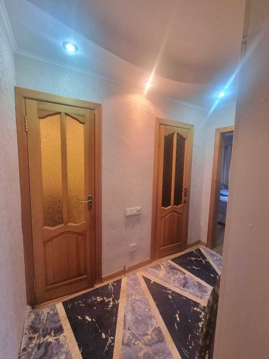 Продам 2 комн., кв., в Центре, магазин Рахат