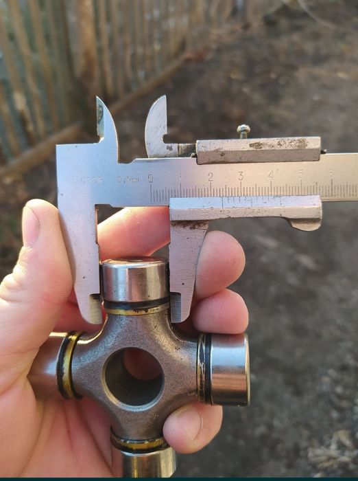 Крестовина кардана